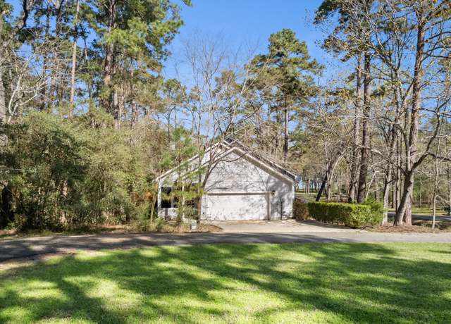 Property at 350 N Royale Greens Dr, Coldspring, TX 77331, 4 beds, 3 baths