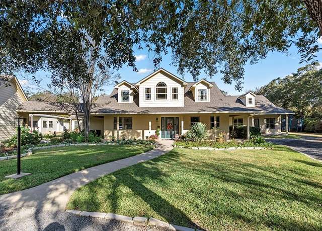 Property at 1606 Wildwood Ln, Madisonville, TX 77864, 5 beds, 3.5 baths