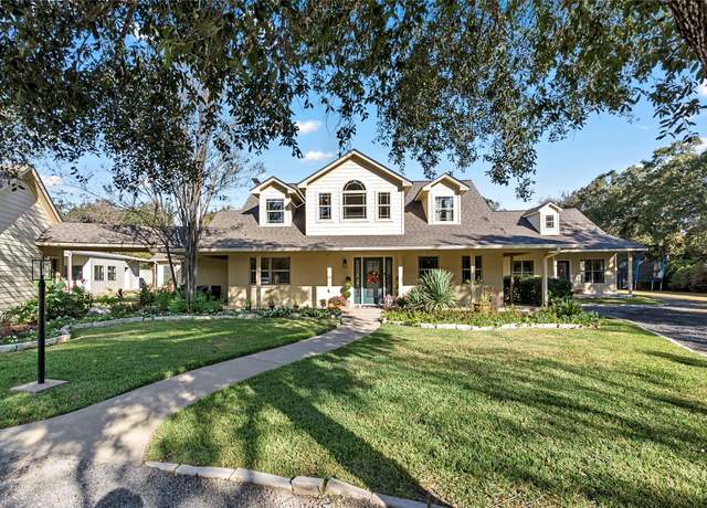 Property at 1606 Wildwood Ln, Madisonville, TX 77864, 5 beds, 3.5 baths