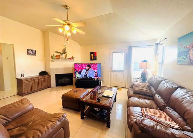 Property at 5827 Hatfield Glen Dr, Katy, TX 77449, 3 beds, 2 baths