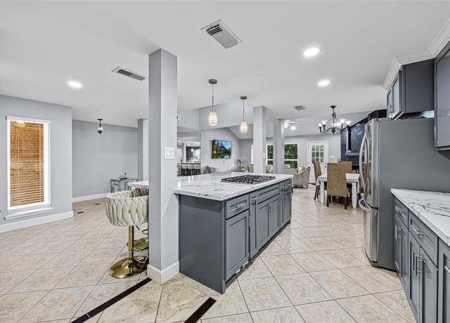 Property at 6822 Escondido Dr, Houston, TX 77083, 3 beds, 2 baths