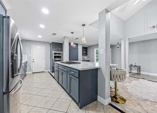 Property at 6822 Escondido Dr, Houston, TX 77083, 3 beds, 2 baths