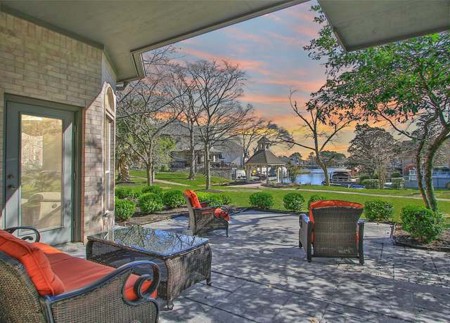Property at 30 Winthrop Harbor Ct, Montgomery, TX 77356, 3 beds, 3 baths