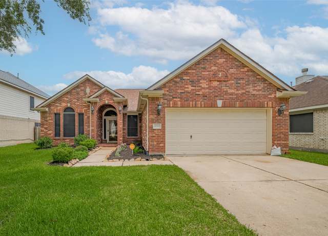 Property at 17215 Stratford Green Dr, Sugar Land, TX 77498, 4 beds, 2 baths