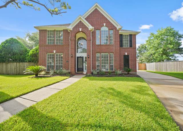 Property at 1106 Knoll Crest Ct, Sugar Land, TX 77479, 3 beds, 2.5 baths