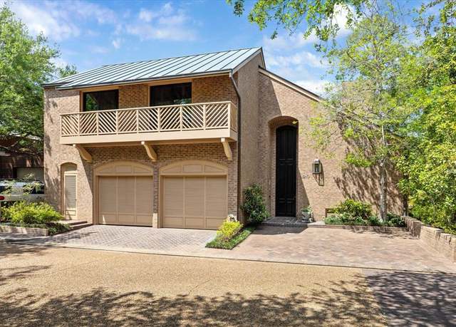 Property at 20 River Hollow Ln, Houston, TX 77027, 3 beds, 2.5 baths
