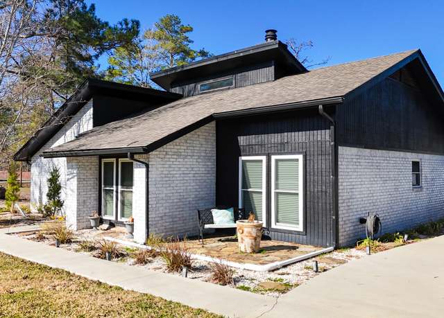 Property at 270 Lakeshore, Brookeland, TX 75931, 4 beds, 2 baths