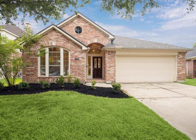 Property at 13208 Moonlit Lake Ln, Pearland, TX 77584, 4 beds, 2 baths