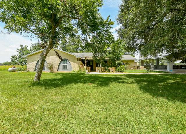 Property at 1478 County Road 303, Edna, TX 77957, 3 beds, 2 baths