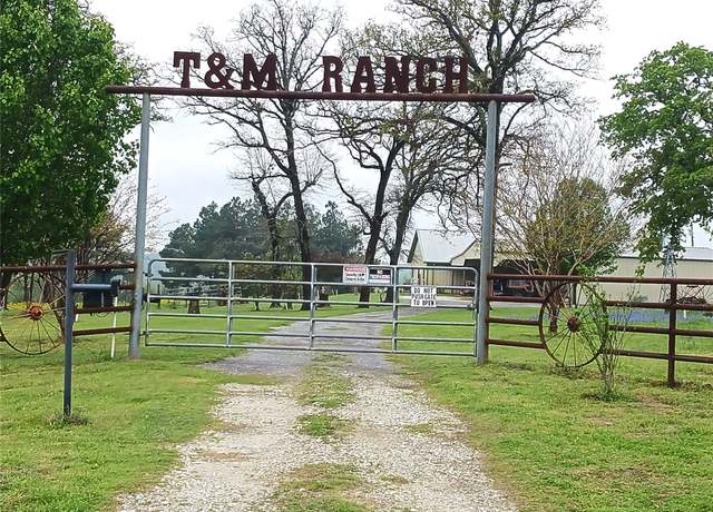 Property at 10200 Highway 7 W, Marquez, TX 77865, 3 beds, 2.5 baths