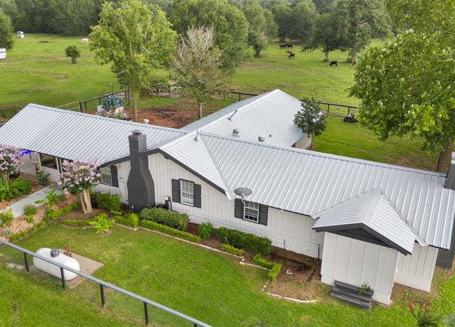 Property at 38349 Wiggins Rd, Hempstead, TX 77445, 3 beds, 3 baths