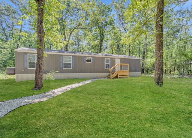 Property at 550 Windwood Dr, Livingston, TX 77351, 3 beds, 2 baths