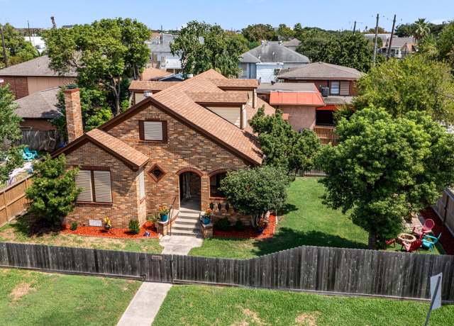 Property at 2526 46th St, Galveston, TX 77551, 3 beds, 2 baths