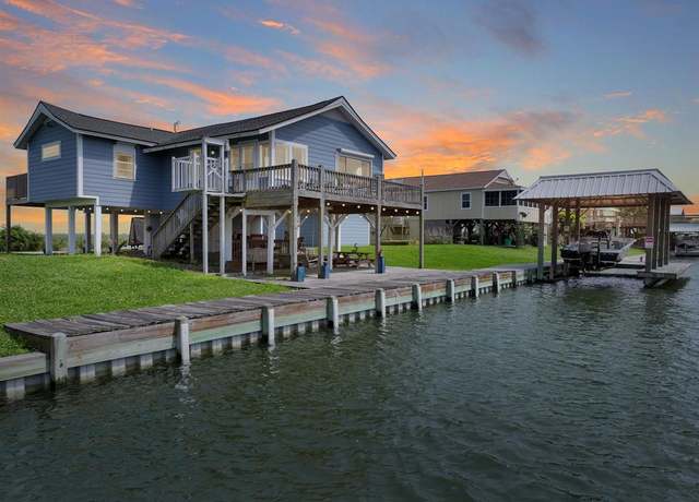 Property at 1221 Bay St, Crystal Beach, TX 77650, 3 beds, 2.5 baths