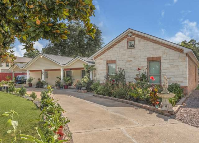 Property at 4325 Billy Ln, Fresno, TX 77545, 6 beds, 3 baths