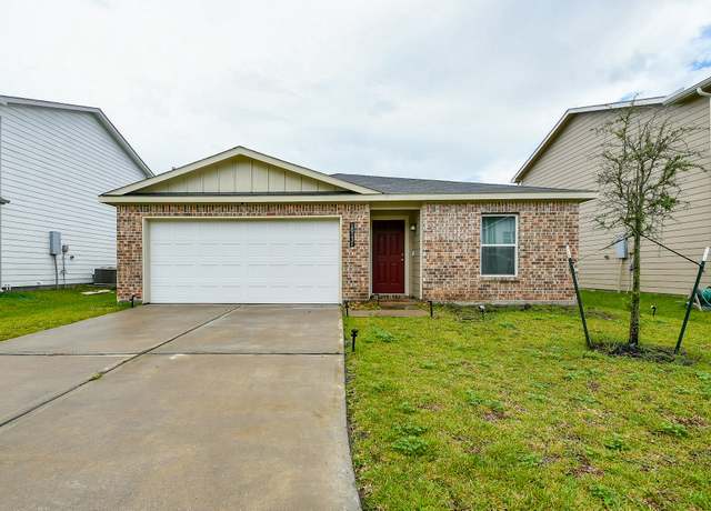 Property at 10131 Cerritos Dr SE, Conroe, TX 77306, 3 beds, 2 baths