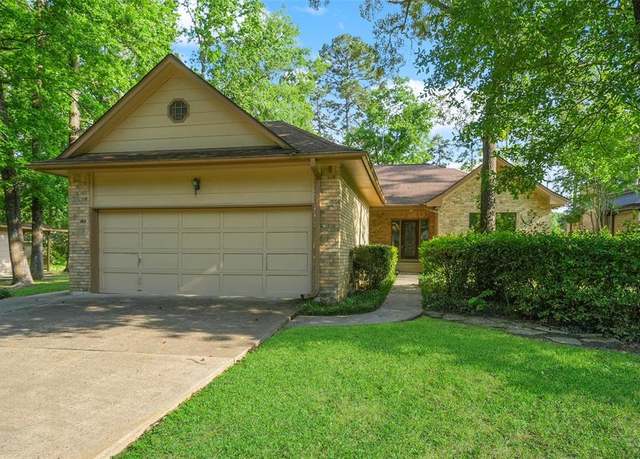 Property at 12 Cherry Hill Dr, Conroe, TX 77304, 3 beds, 2.5 baths