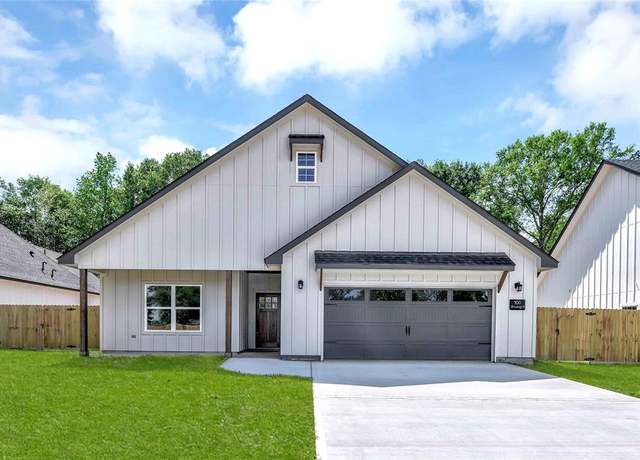 Property at 100 Bluegill Dr, Shepherd, TX 77371, 3 beds, 2 baths