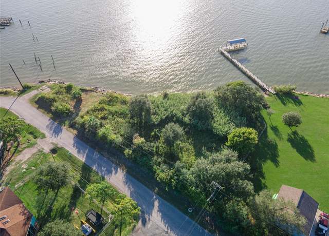 Property at 0000 12th, San Leon, TX 77539