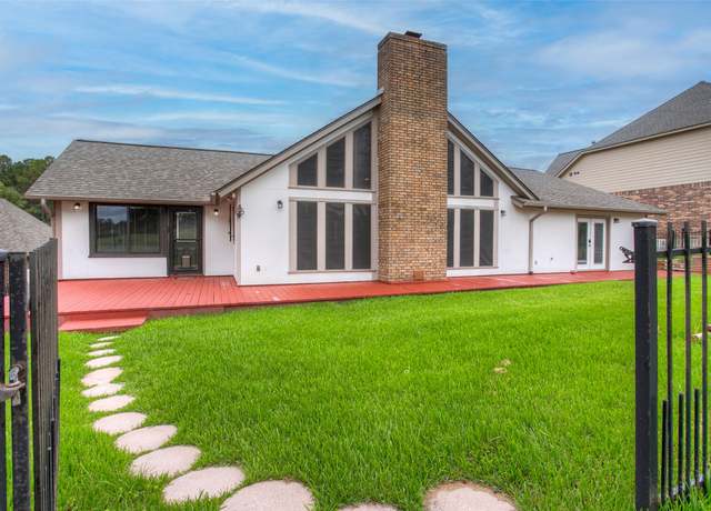 Property at 479 Cherry Hills Dr, Huntsville, TX 77340, 3 beds, 3 baths