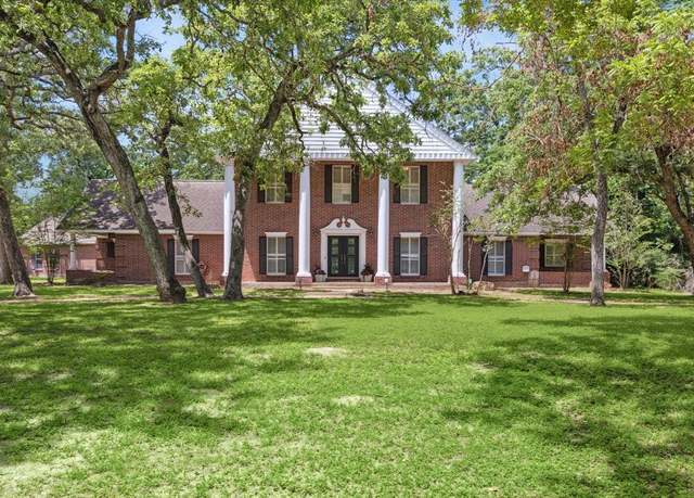 Property at 491 Oak Forest Rd, Bellville, TX 77418, 4 beds, 4 baths