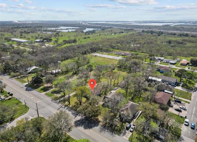 Property at 1503 Main St, La Marque, TX 77568, 2 beds, 1 bath
