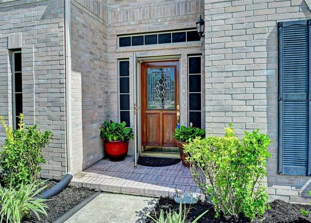 Property at 822 Hannock Glen Ln, Spring, TX 77373, 6 beds, 3.5 baths