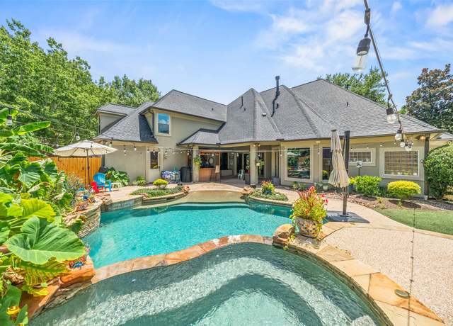 Property at 8 Hidden Creek Ln, Montgomery, TX 77356, 4 beds, 4.5 baths