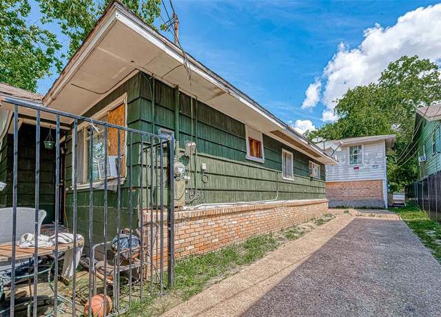 Property at 3113 Anita St, Houston, TX 77004, 3 beds, 1.5 baths