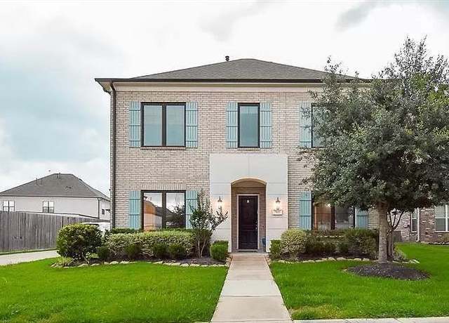 Property at 7822 Coachwood Dr, Houston, TX 77071, 5 beds, 4 baths