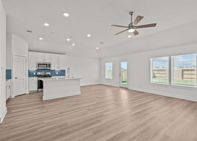 Property at 14114 Baikal Manor Dr, Santa Fe, TX 77510, 3 beds, 2 baths