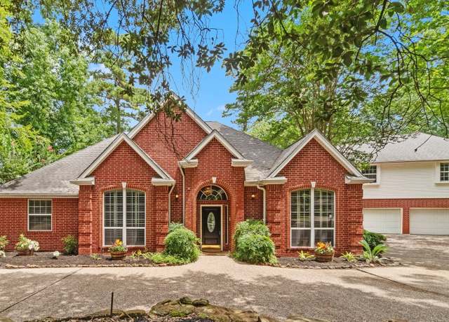 Property at 122 E Park Dr, Conroe, TX 77356, 4 beds, 3.5 baths