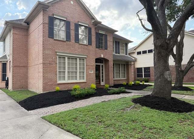 Property at 13538 Scenic Glade Dr, Houston, TX 77059, 4 beds, 2.5 baths