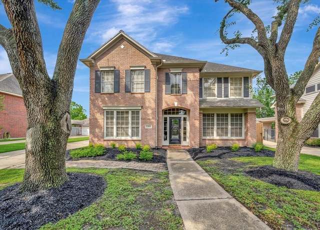 Property at 13538 Scenic Glade Dr, Houston, TX 77059, 4 beds, 2.5 baths