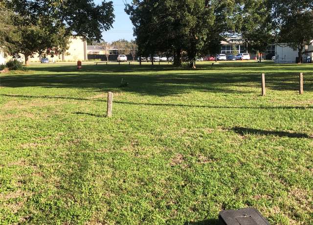 Property at 2310 Fitz Lee St, Waller, TX 77484