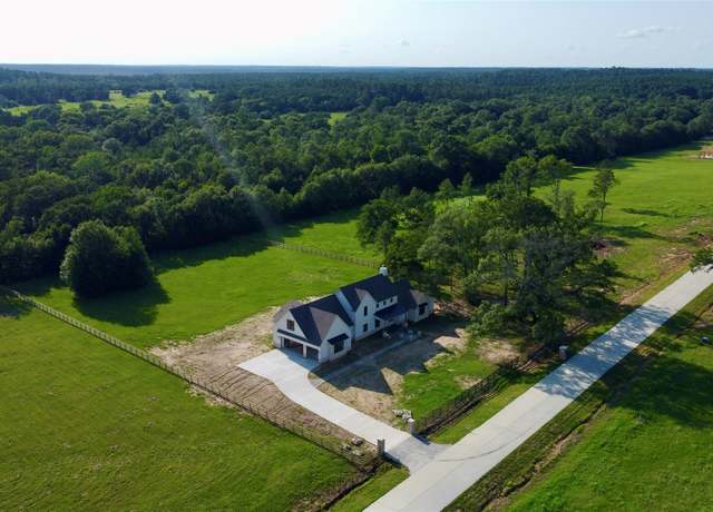 Property at 15420 Highlander Ct, Montgomery, TX 77356, 4 beds, 4.5 baths
