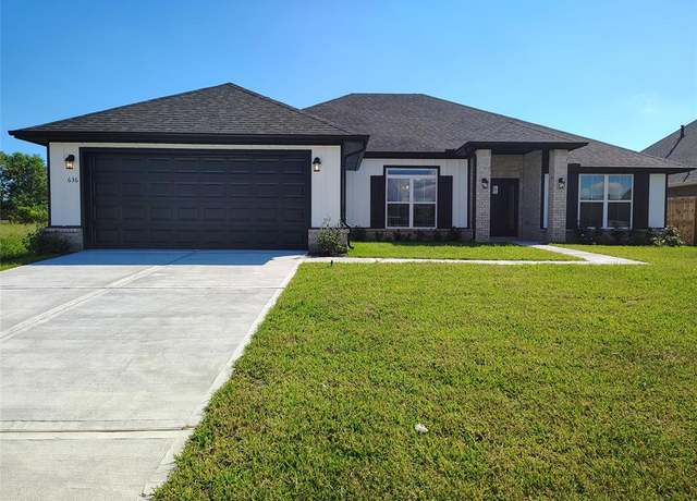 Property at 2 Gemstone Ct, Angleton, TX 77515, 4 beds, 3 baths