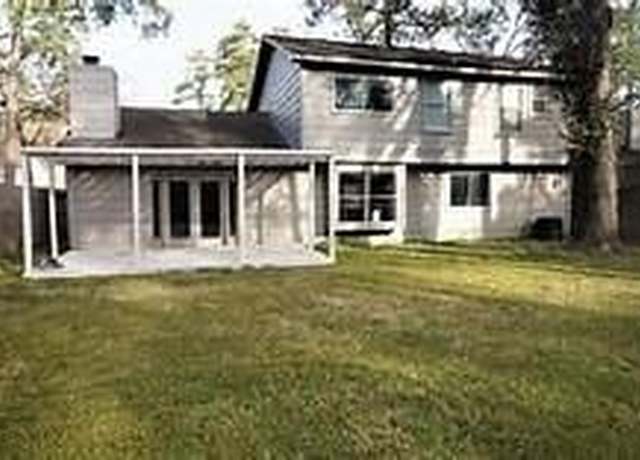 Property at 2911 Maple Knoll Dr, Kingwood, TX 77339, 4 beds, 3.5 baths