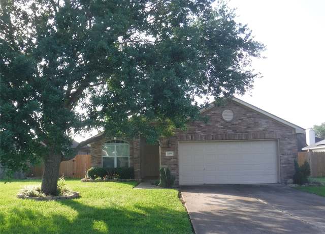 Property at 1409 Barras St, Alvin, TX 77511, 3 beds, 2 baths