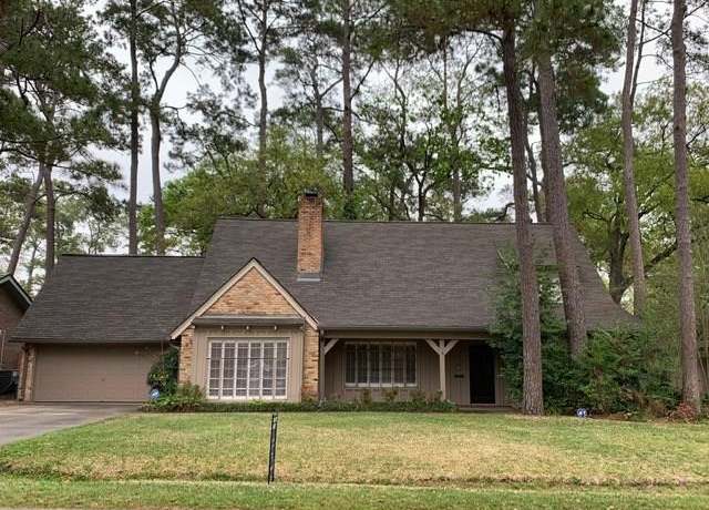 Property at 318 E Gaywood Dr, Houston, TX 77079, 4 beds, 2 baths