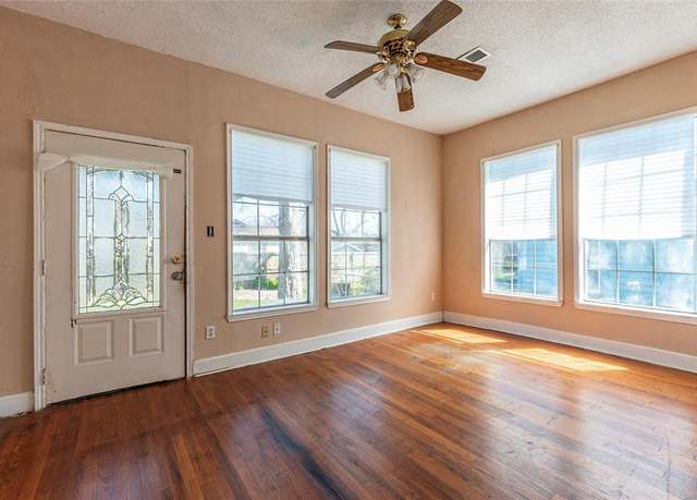 Property at 7609 Avenue E, Houston, TX 77012, 3 beds, 1 bath