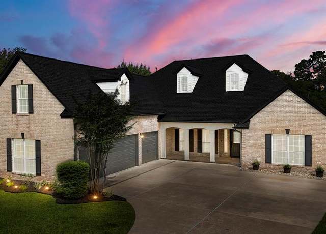 Property at 12652 Lake Vista Dr, Willis, TX 77318, 4 beds, 3 baths