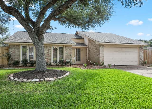 Property at 11111 Sagepike Cir, Houston, TX 77089, 3 beds, 2 baths