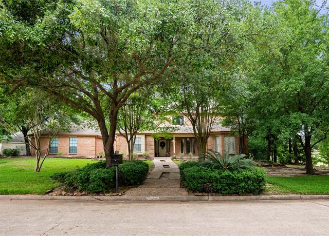 Property at 8519 Rebawood Dr, Humble, TX 77346, 4 beds, 2.5 baths