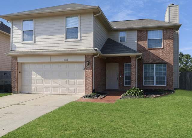 Property at 2325 Shady Pine Dr, Conroe, TX 77301, 3 beds, 2.5 baths