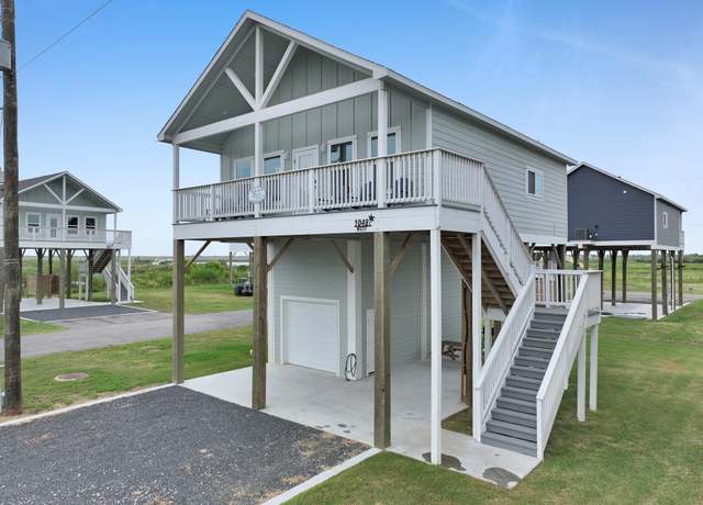 Property at 1048 Sunset Cir W, Crystal Beach, TX 77650, 2 beds, 2 baths