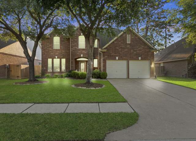Property at 13707 Berry Springs Dr, Houston, TX 77070, 4 beds, 2.5 baths