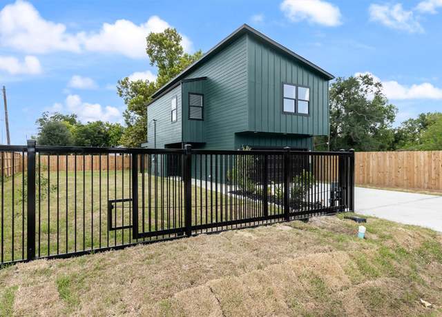 Property at 7701 Sayers St, Houston, TX 77016, 3 beds, 2.5 baths