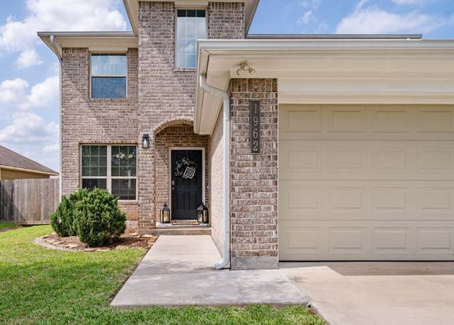 Property at 1962 Briar Grove Dr, Conroe, TX 77301, 4 beds, 3.5 baths