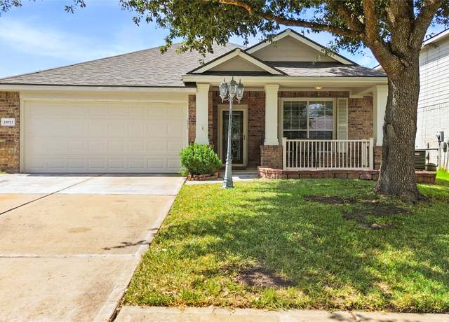 Property at 18923 Knobby Oaks Pl, Magnolia, TX 77355, 3 beds, 2 baths
